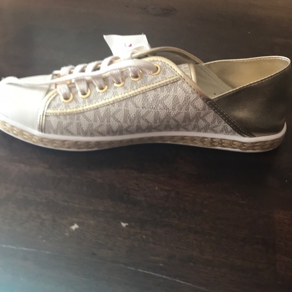 Mk shoes never worn - Picture 2 of 2